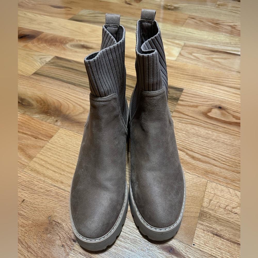 Dolce Vita booties - Picture 2 of 5